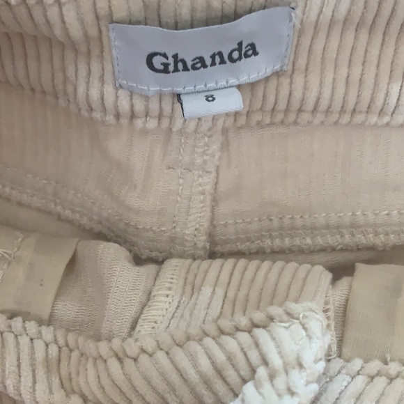 Ghanda Yellow tan cords with flower details - Picture 4 of 4